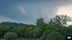 Los meteorólogos en EE.UU. consideran ser más precavidos en sus pronósticos de clima severo.