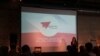 Co-Founder Ngobrolin Indonesia Anindita Sitepu menjadi Moderator dalam acara Ngobrolin Indonesia Vol.IV “Superheroes: Inspirasi Kepahlawanan di Tengah Kemajemukan Indonesia, di KAUM Jakarta, Menteng, Jakarta Pusat, Sabtu, (10/11). (Foto: VOA/Ghita)